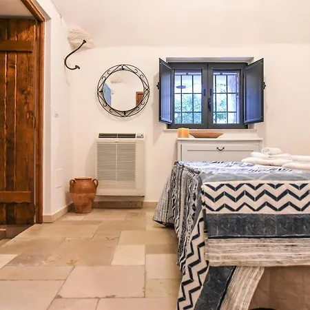 Trulli Li Serre, Luxury With Private Pool