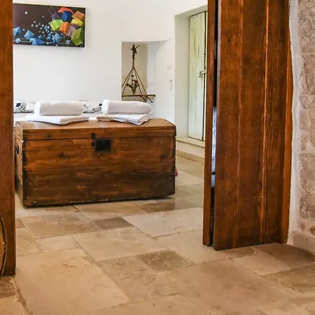 Trulli Li Serre, Luxury With Private Pool